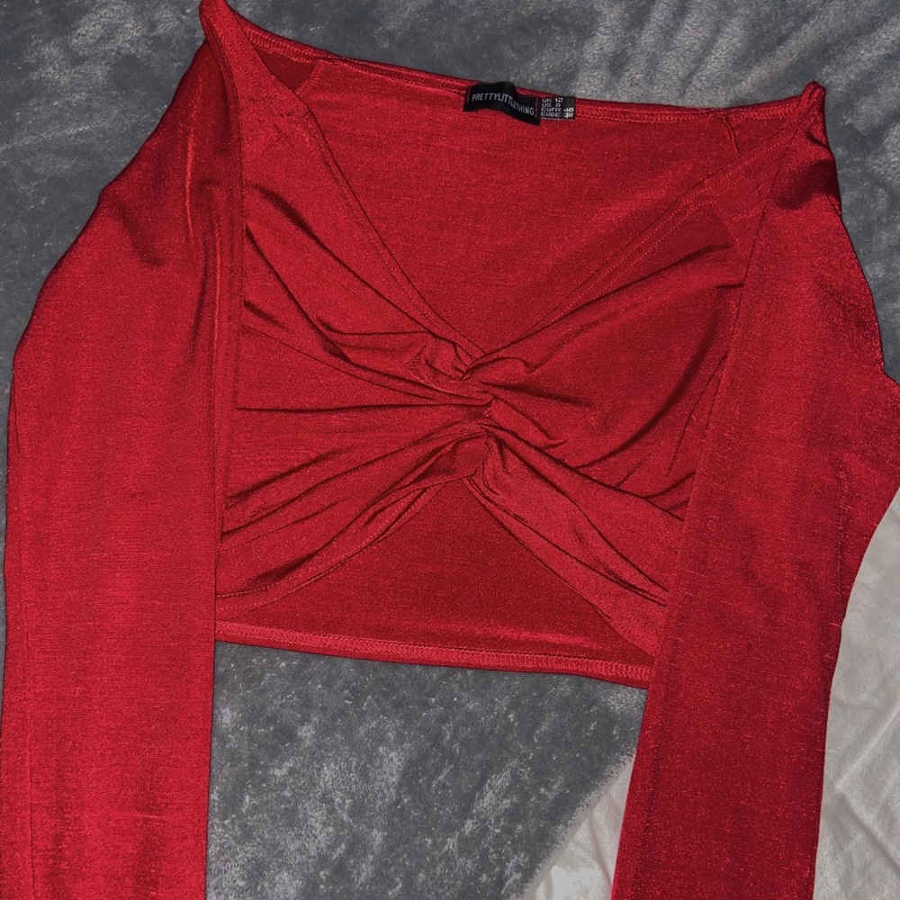 Pretty little thing red crop top ! 😍
